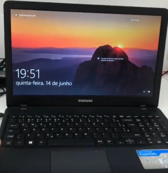 Notebook Samsung Np300e5k – Não Liga